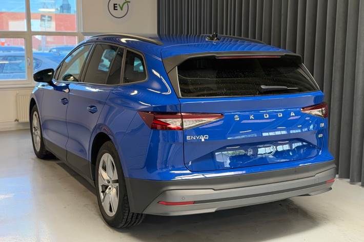 Blå Skoda Enyaq fra 2022
