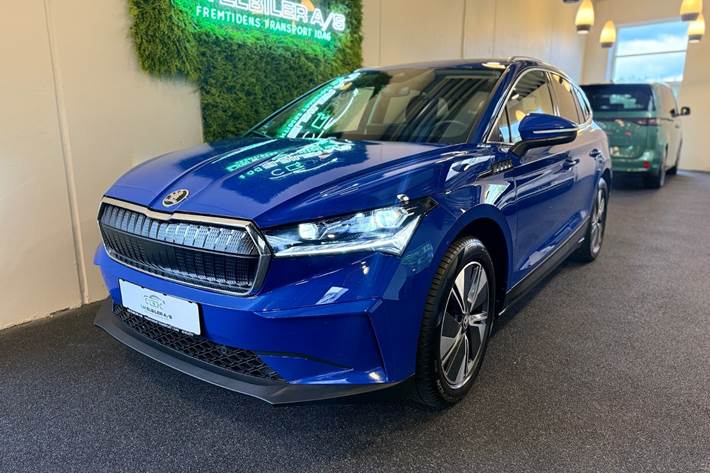 Blå Skoda Enyaq fra 2023