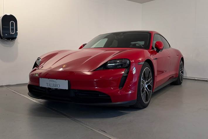 Rød Porsche Taycan 4S fra 2021