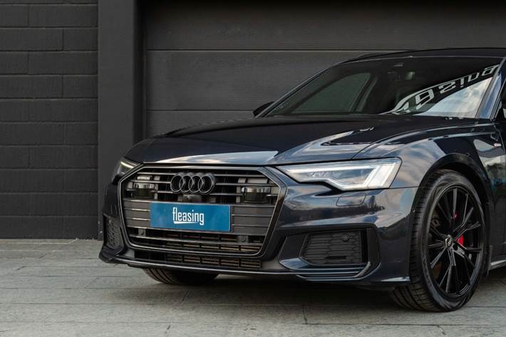 Blå Audi A6 fra 2020