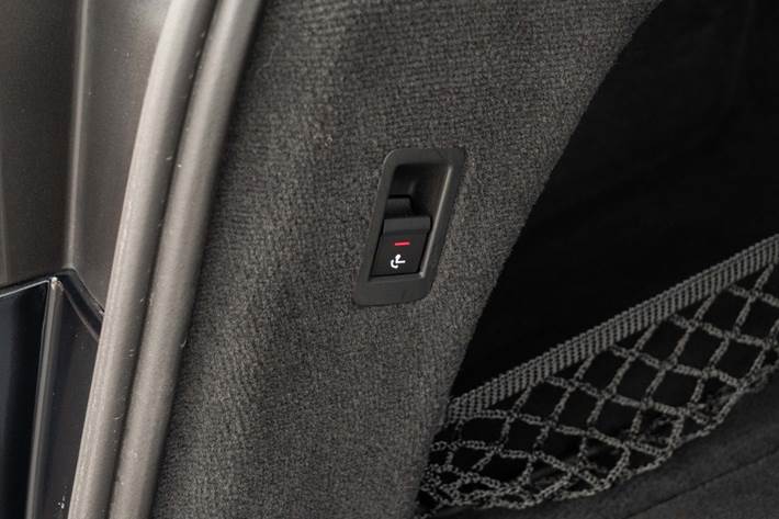 Blå Audi A6 fra 2020