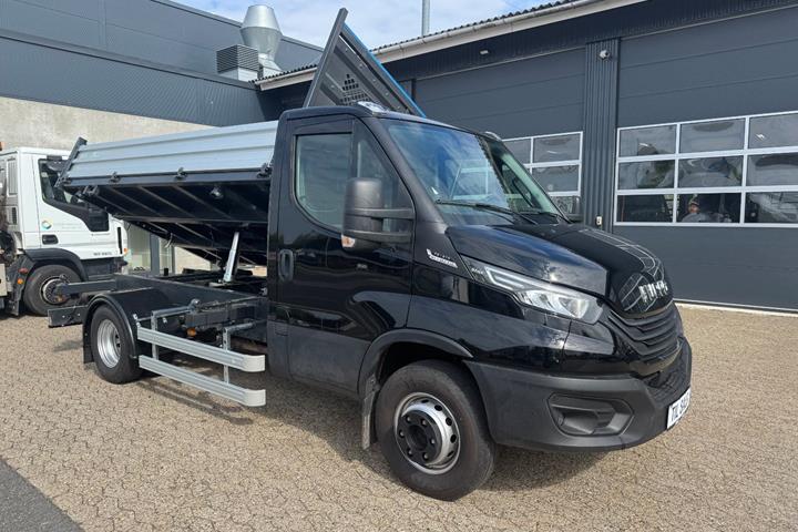 Sort Iveco Daily fra 2024