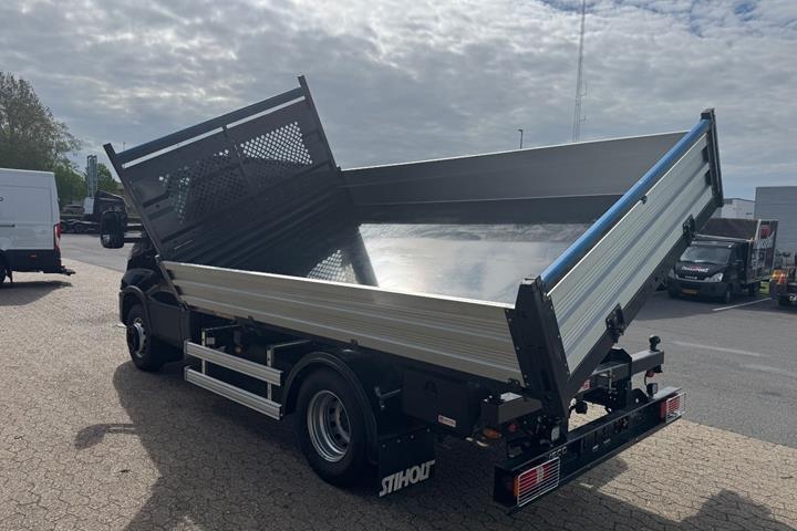 Sort Iveco Daily fra 2024