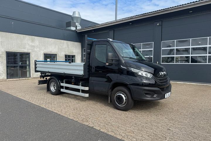 Sort Iveco Daily fra 2024