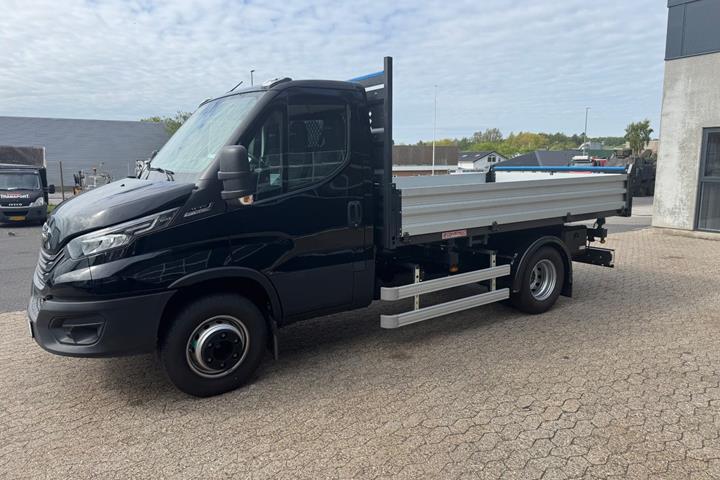 Sort Iveco Daily fra 2024