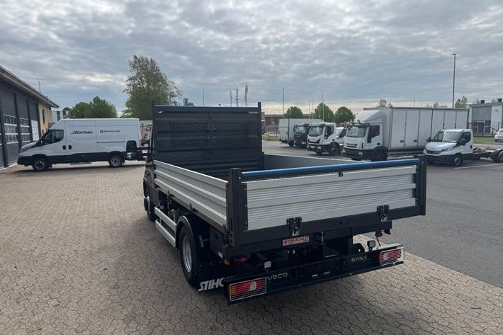 Sort Iveco Daily fra 2024