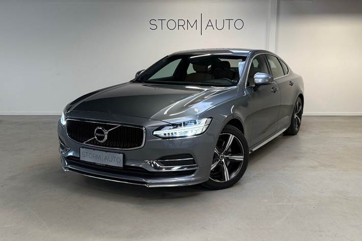 Sølv Volvo S90 fra 2017