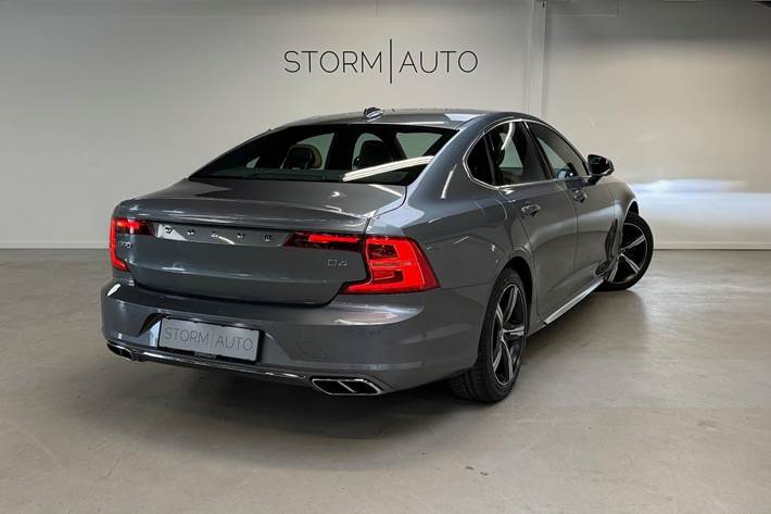 Sølv Volvo S90 fra 2017