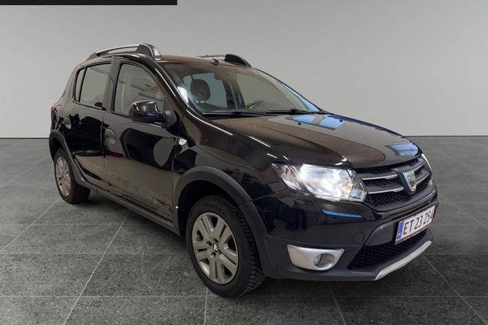 Sort Dacia Sandero fra 2016