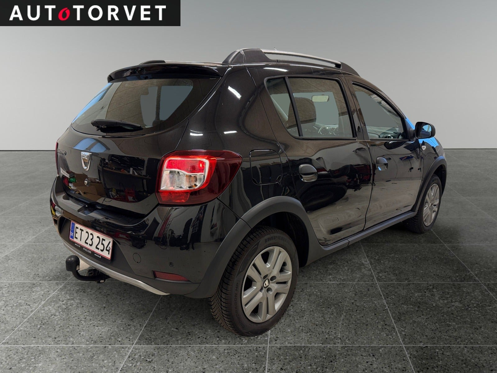 Sort Dacia Sandero fra 2016