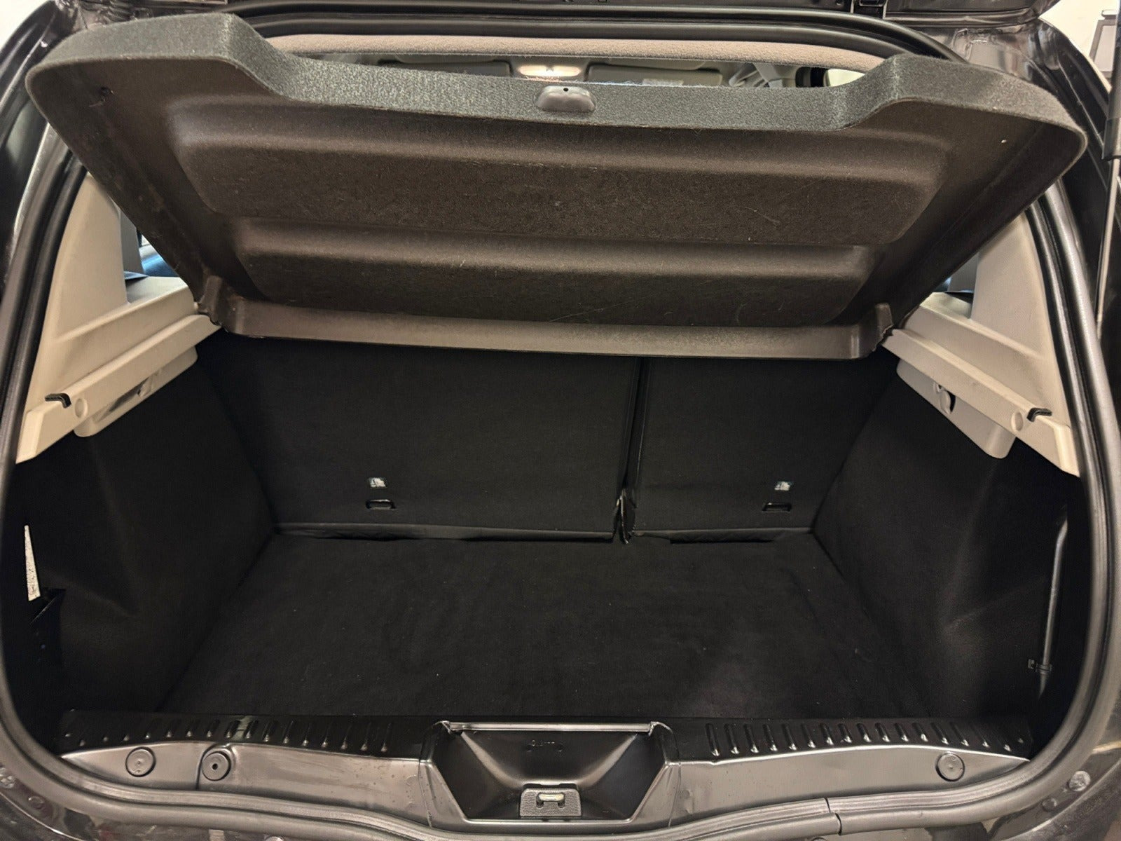 Sort Dacia Sandero fra 2016