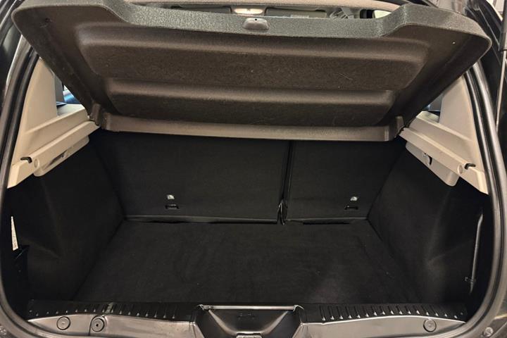 Sort Dacia Sandero fra 2016