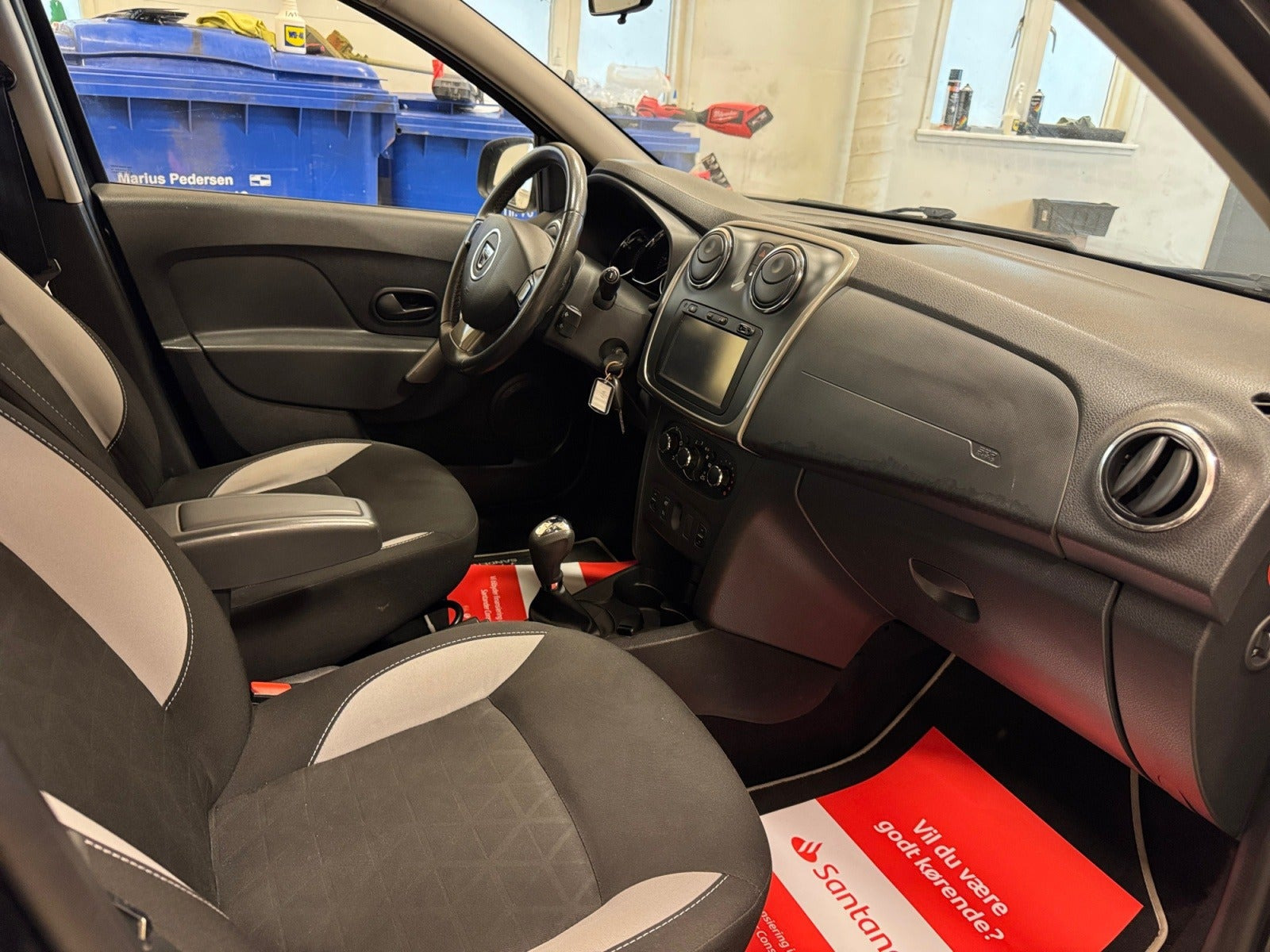 Sort Dacia Sandero fra 2016
