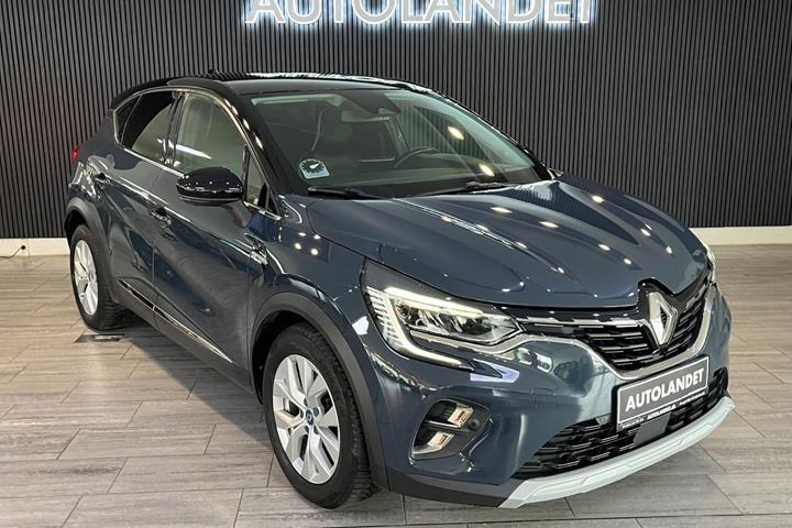 Blå Renault Captur fra 2021 set udefra