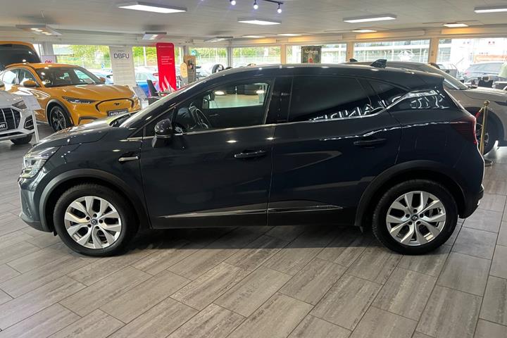 Blå Renault Captur fra 2021