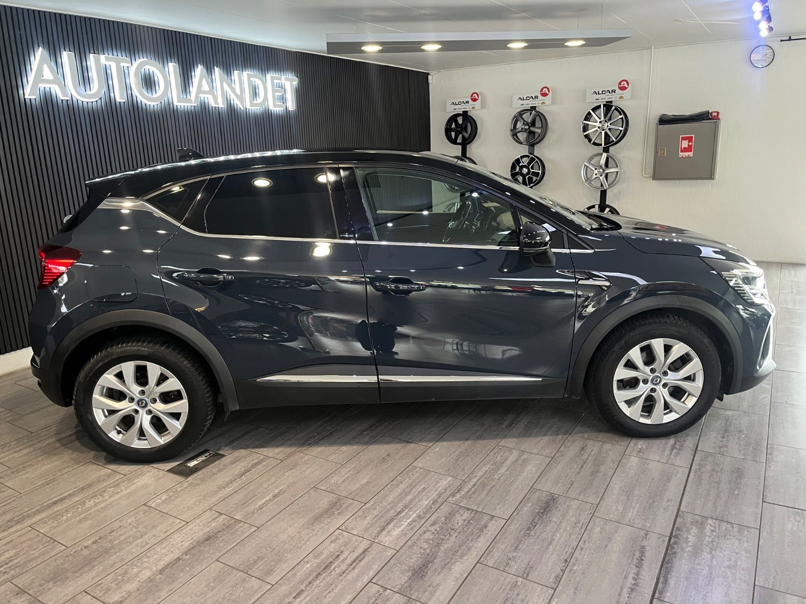Blå Renault Captur fra 2021