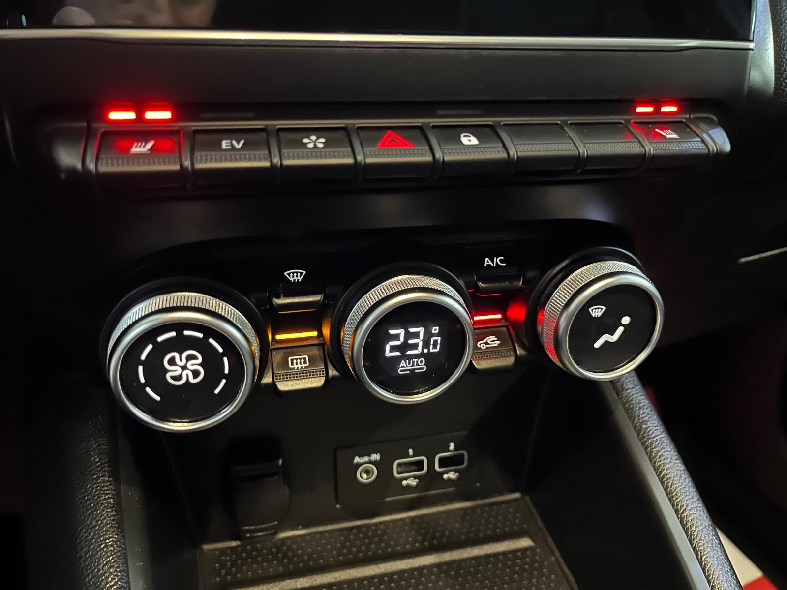 Blå Renault Captur fra 2021