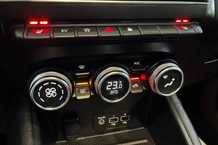 Blå Renault Captur fra 2021