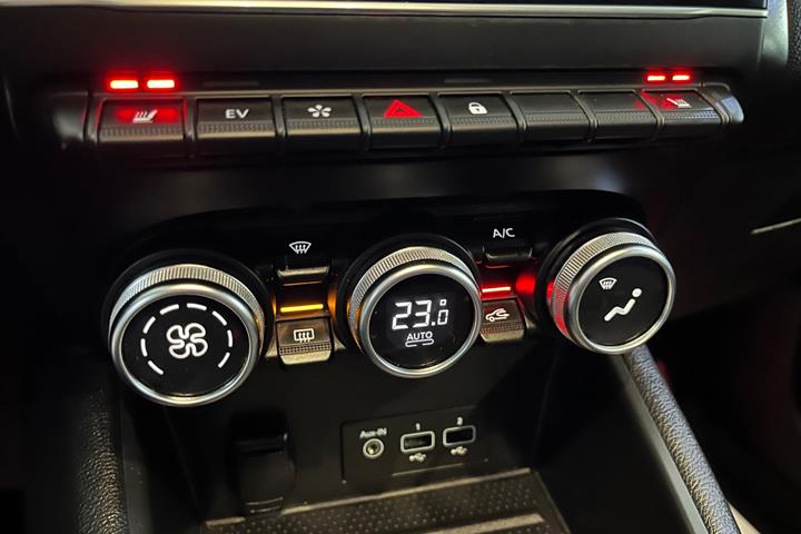 Blå Renault Captur fra 2021