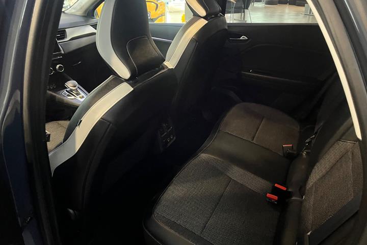 Blå Renault Captur fra 2021