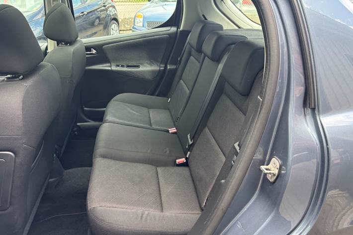 Grå Peugeot 207 fra 2008