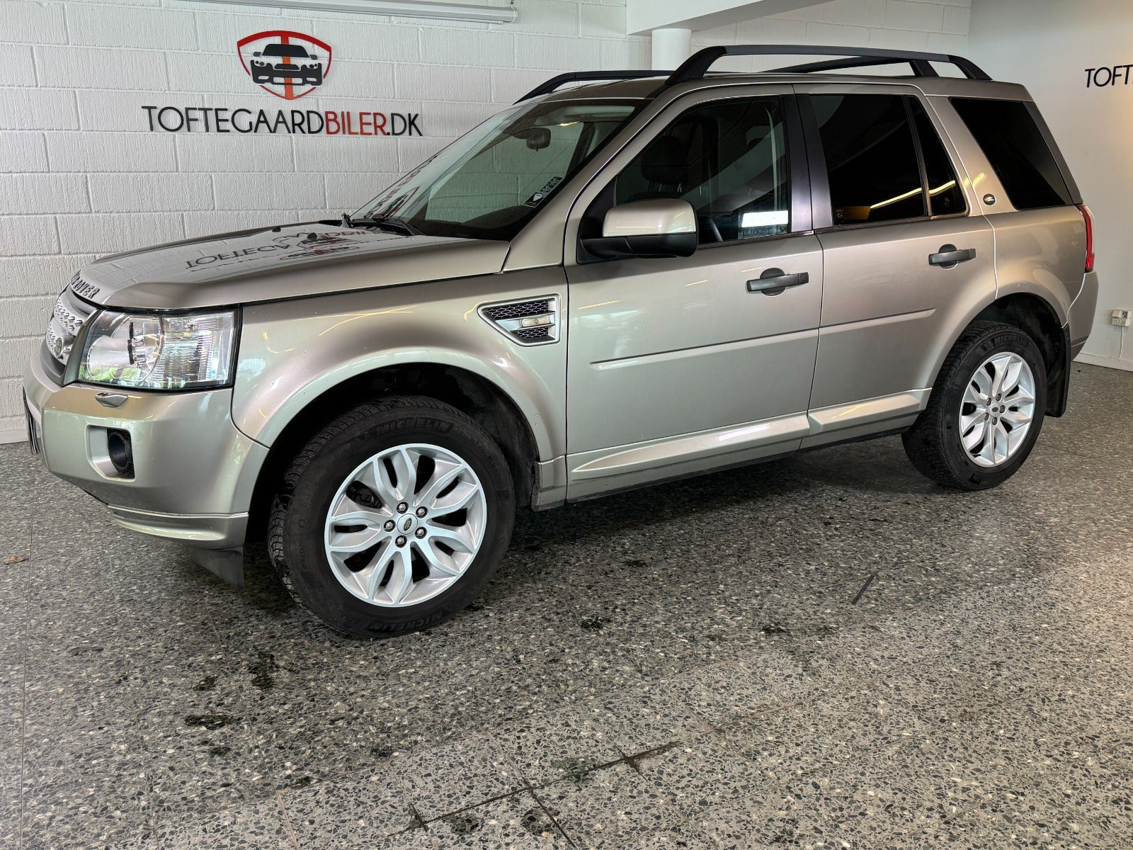 Beige Land Rover Freelander 2 fra 2011