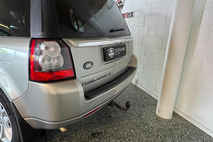 Beige Land Rover Freelander 2 fra 2011