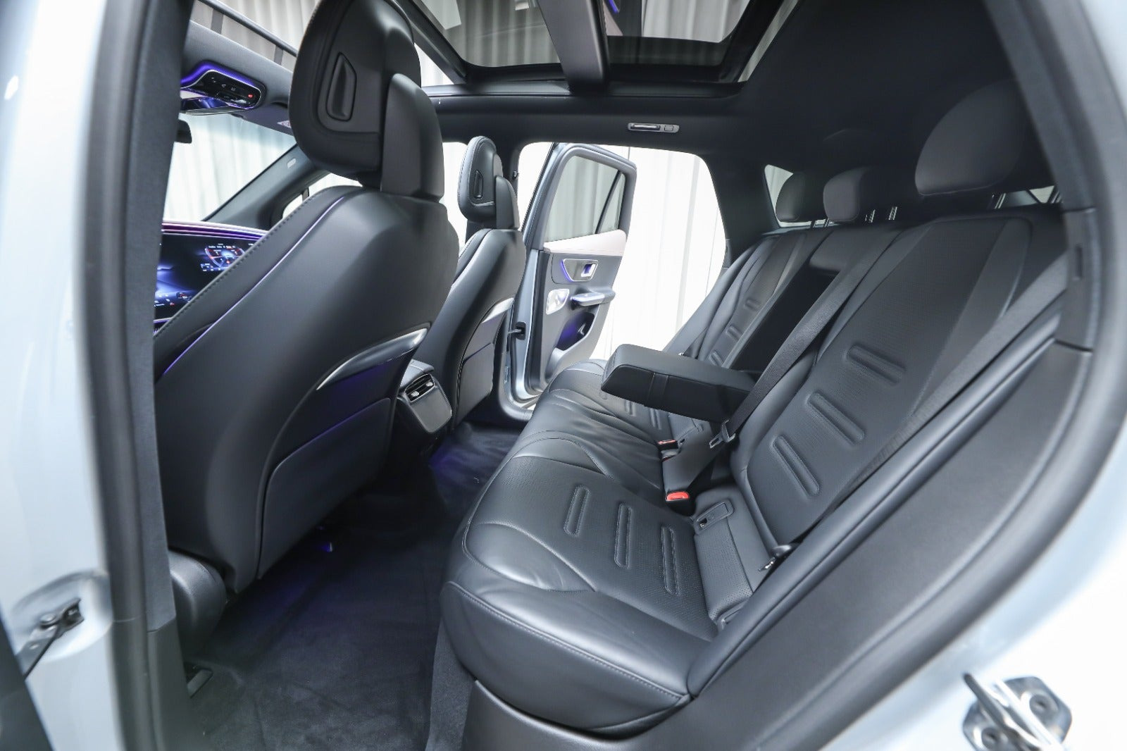 Sølv Mercedes EQE53 SUV fra 2024