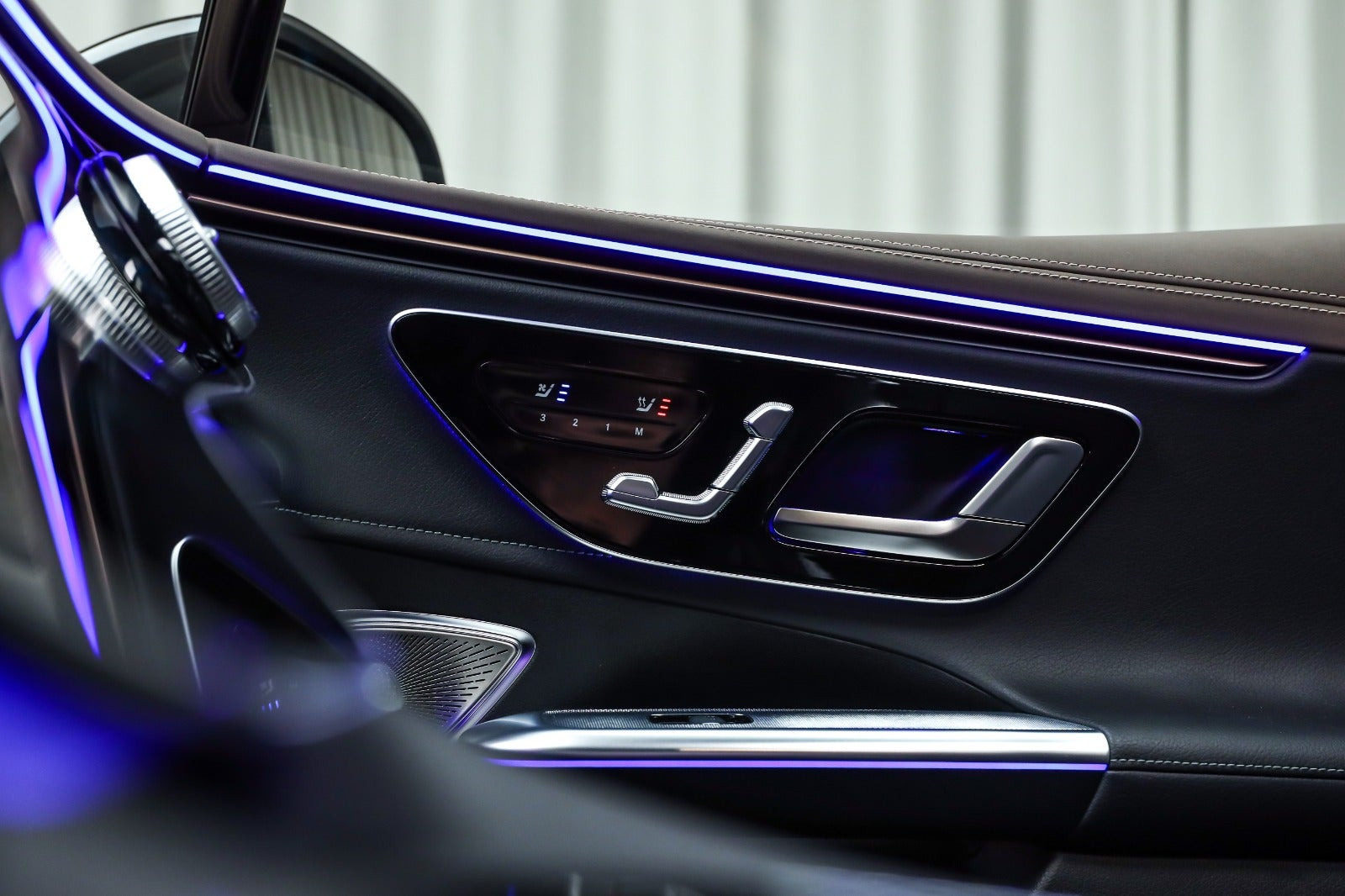 Sølv Mercedes EQE53 SUV fra 2024