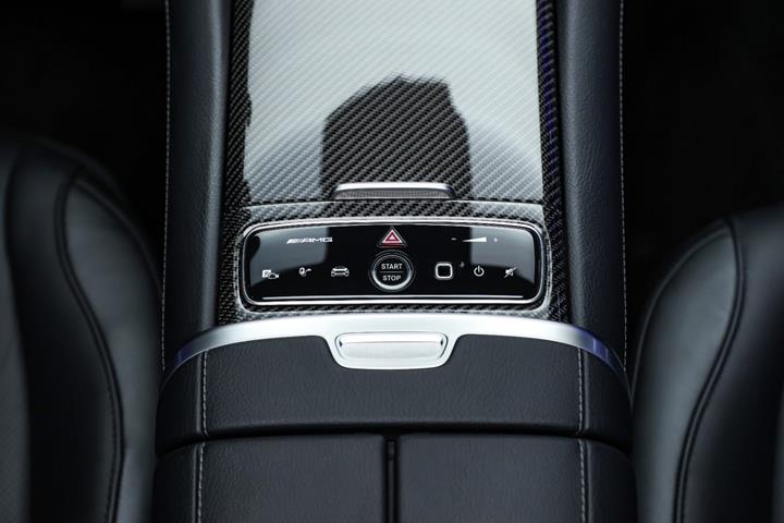 Sølv Mercedes EQE53 SUV fra 2024