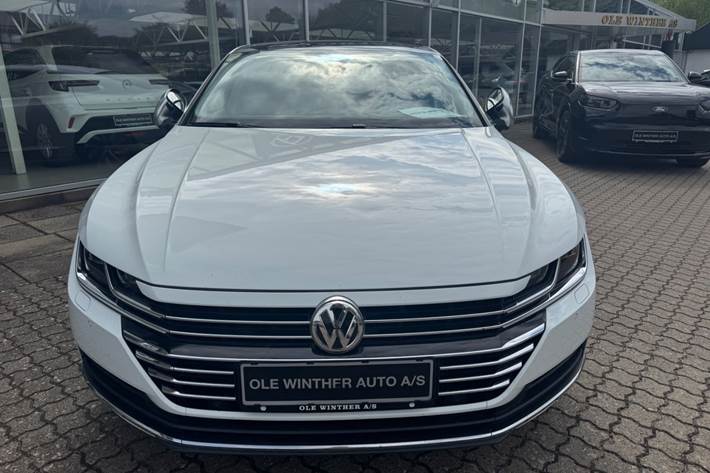 Hvid VW Arteon fra 2019