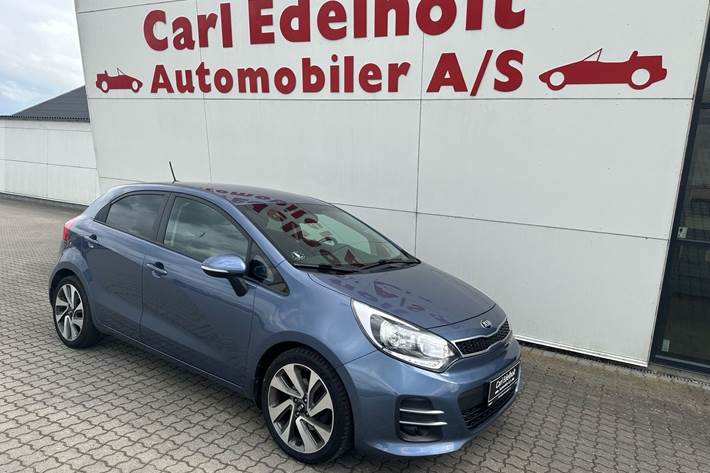 Blå Kia Rio fra 2017