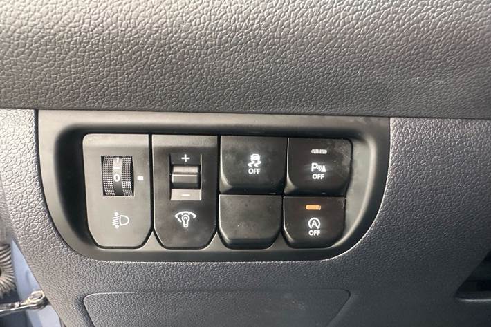Blå Kia Rio fra 2017