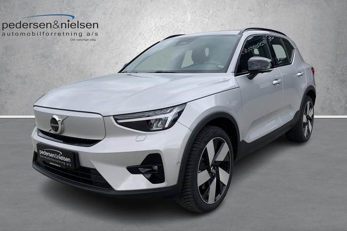 Sølv Volvo XC40 fra 2023
