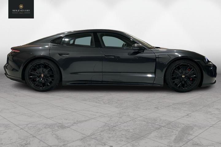 Grå Porsche Taycan fra 2022