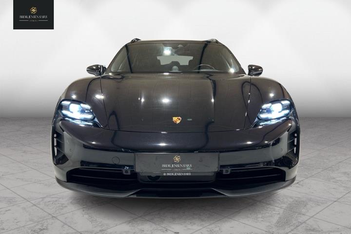 Sort Porsche Taycan fra 2022