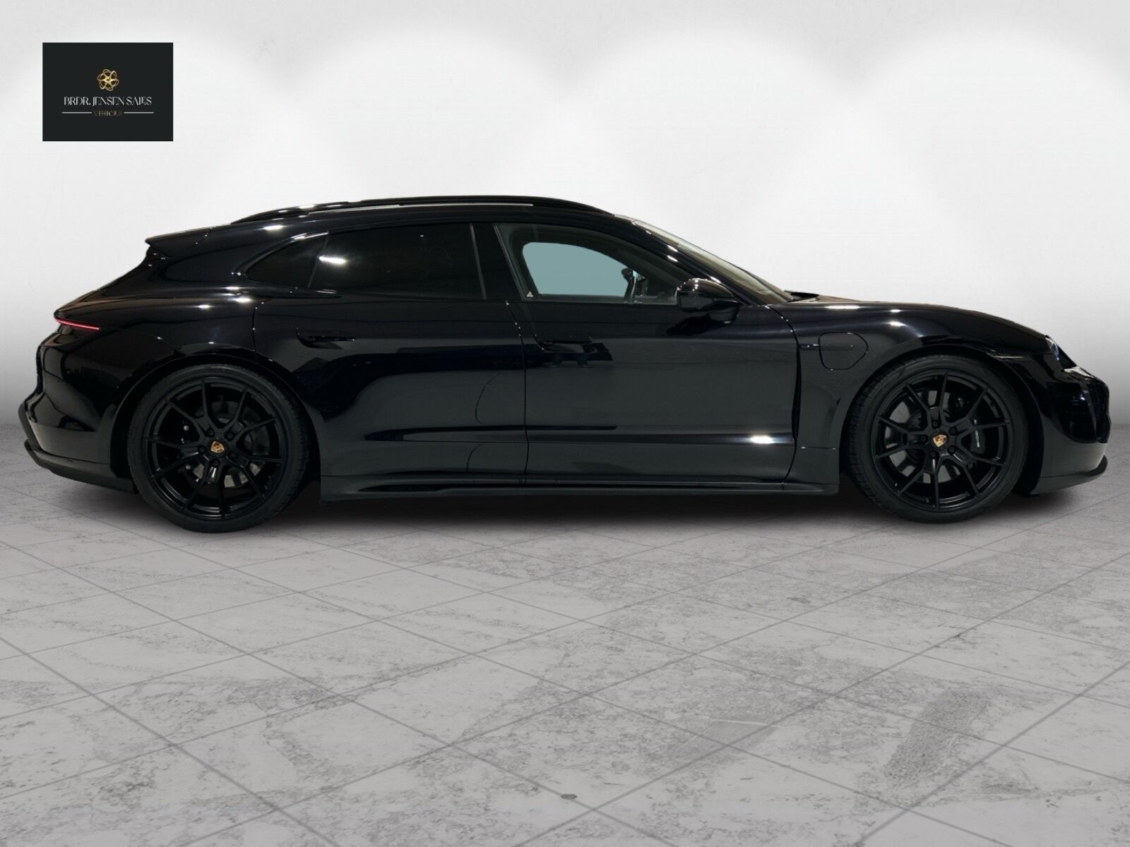 Sort Porsche Taycan fra 2022