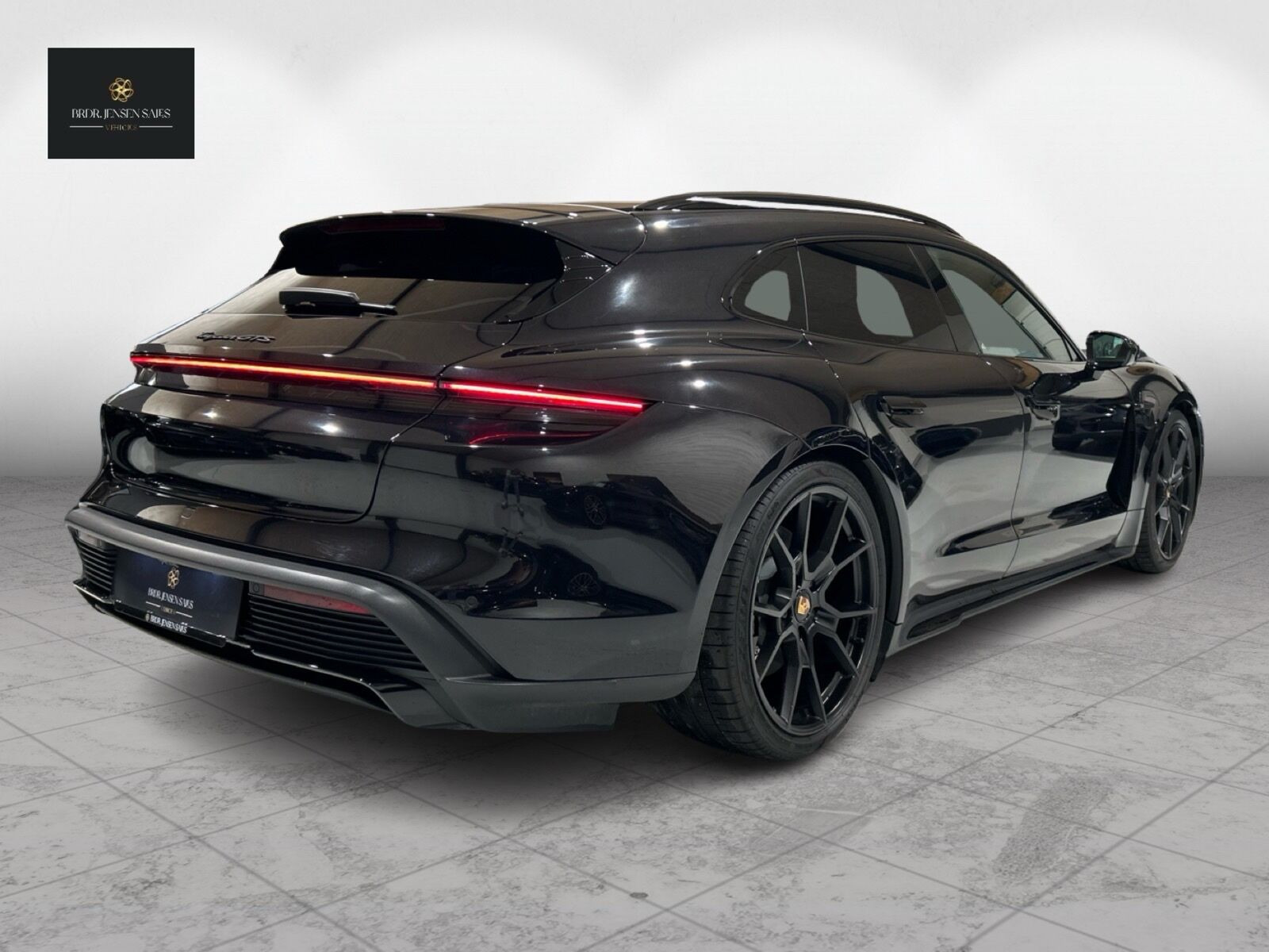 Sort Porsche Taycan fra 2022