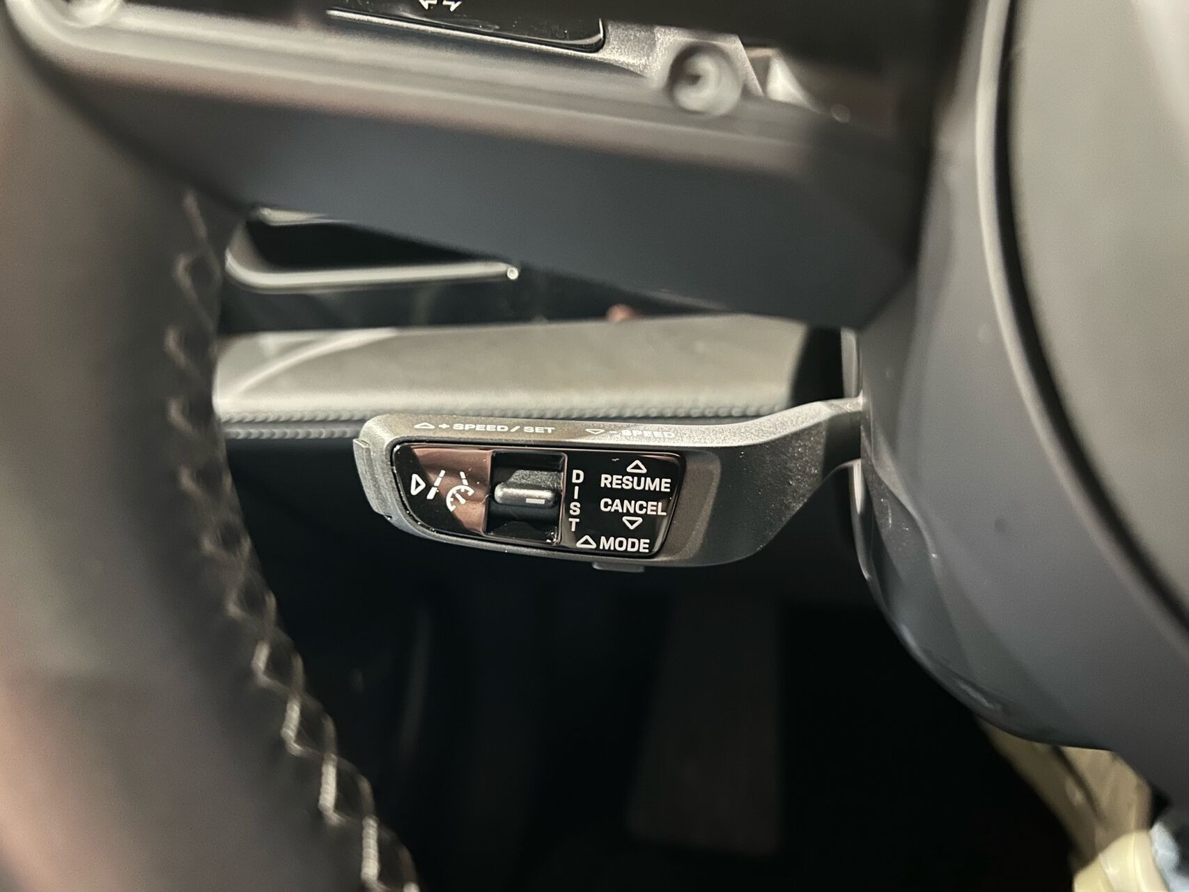 Sort Porsche Taycan fra 2022