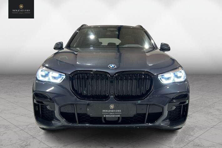 Grå BMW X5 fra 2022