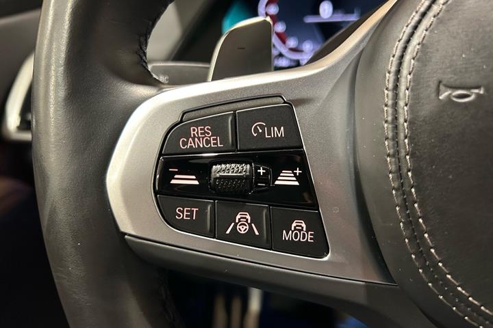 Grå BMW X5 fra 2022