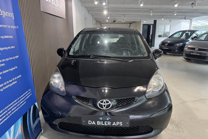 Sort Toyota Aygo fra 2009