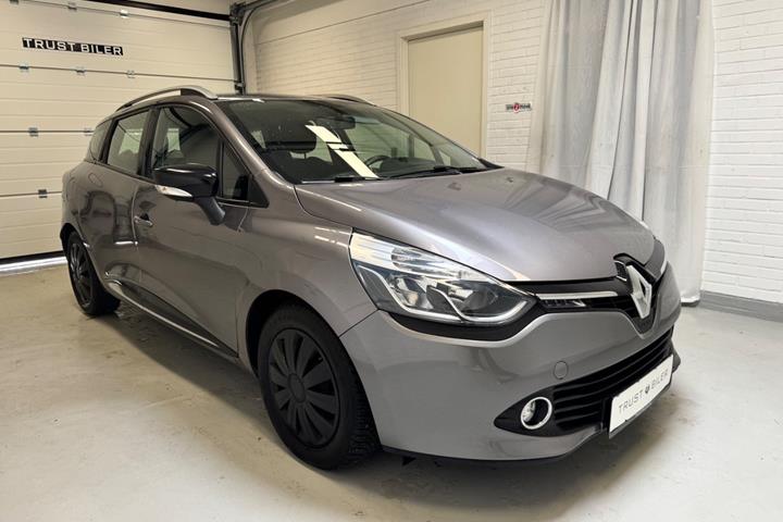 Grå Renault Clio IV fra 2015