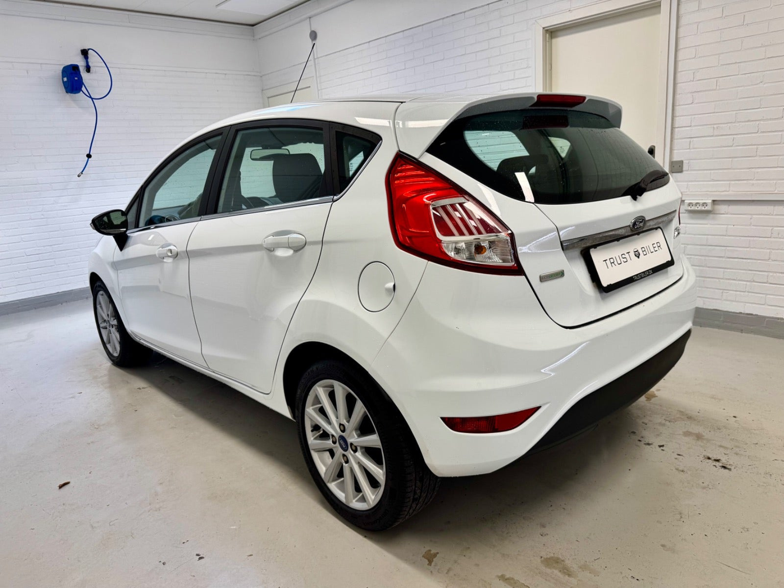 Hvid Ford Fiesta fra 2016