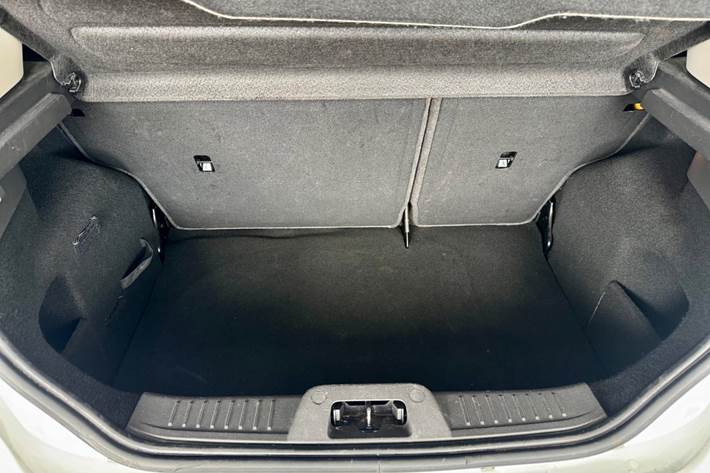 Hvid Ford Fiesta fra 2016