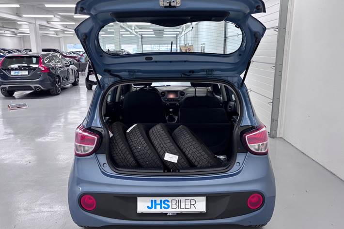 Blå Hyundai i10 fra 2018