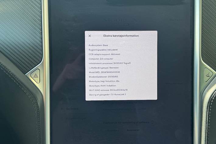 Sort Tesla Model X fra 2017