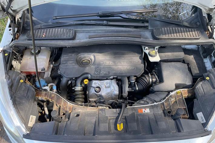 Hvid Ford C-MAX fra 2015