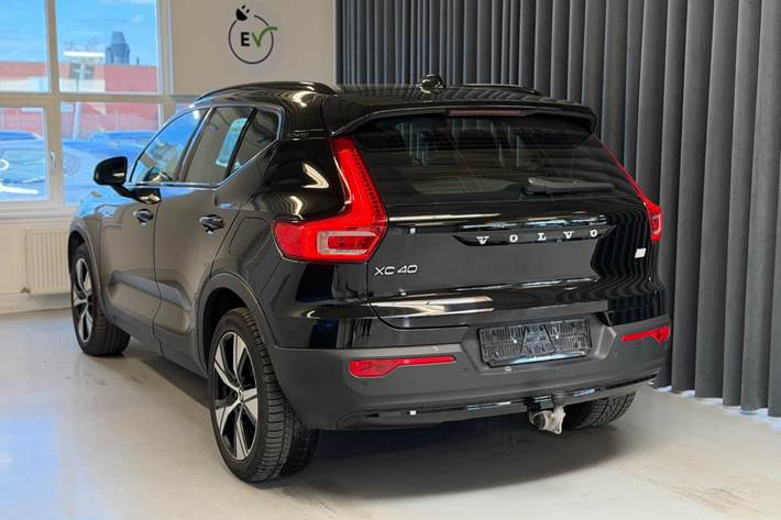 Sort Volvo XC40 fra 2021