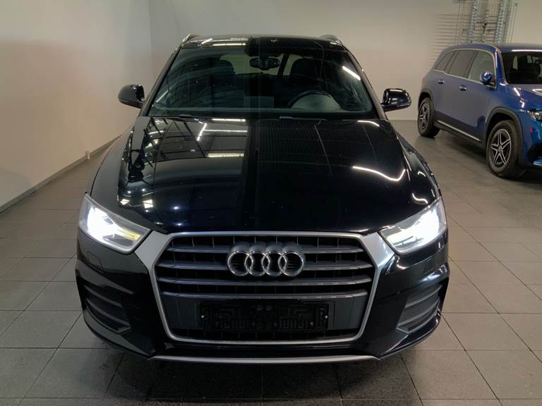 Audi Q3 2,0 TDi 150 Design Van